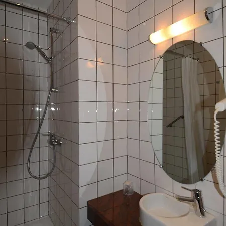 Malcot Hotell 3*